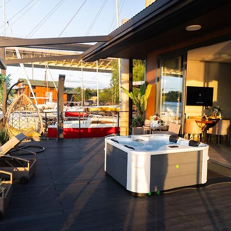 Ada Moment Splav- Kuca Na Reci Beograd- Floating House On Sava River ,بلغراد المظهر الخارجي الصورة